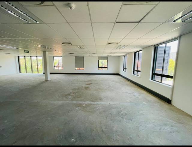331M² OFFICE TO LET IN FOURWAYS
